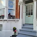3-Bed House In London Self-Contained In Ladywell
