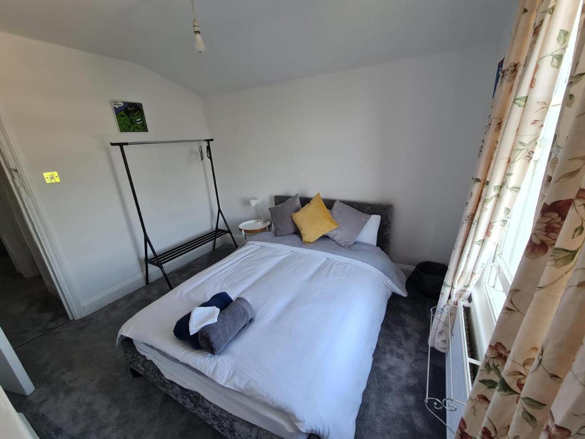 3-bed House In Self-contained In Ladywell Holiday home *