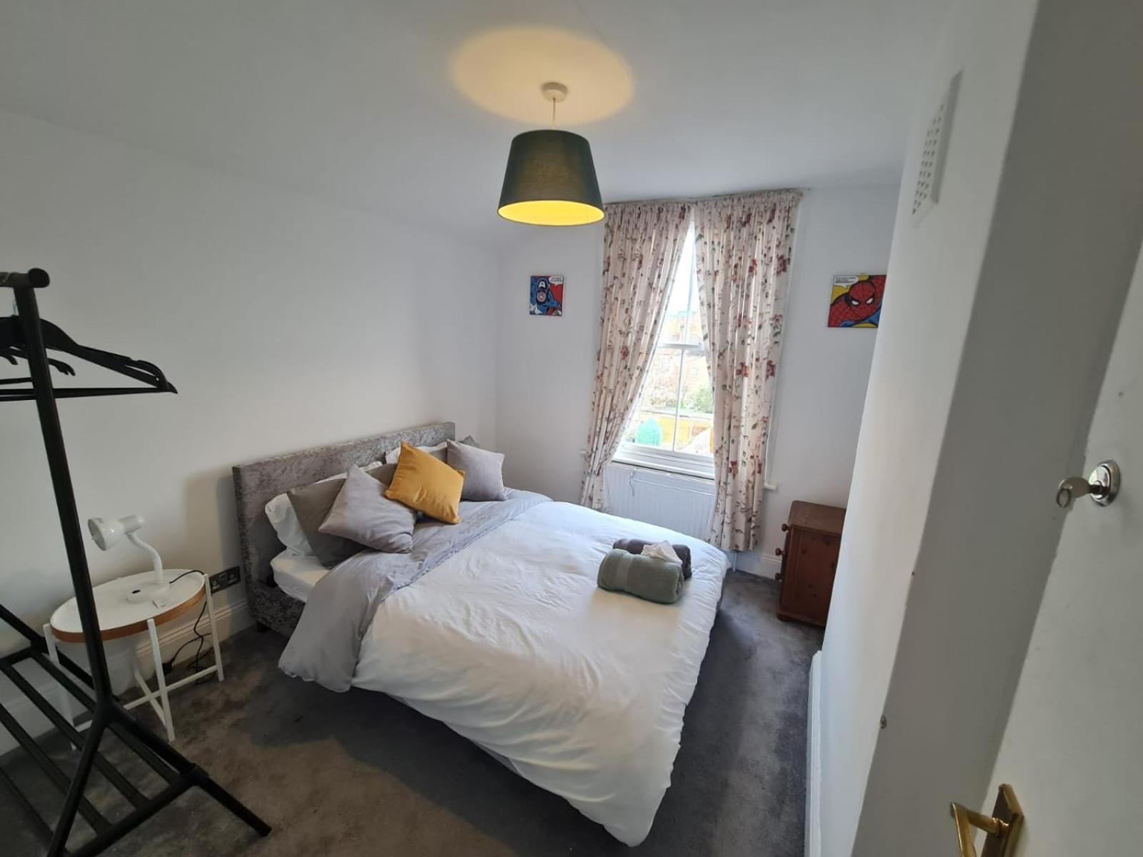 3-bed House In Self-contained In Ladywell Ferienhaus *