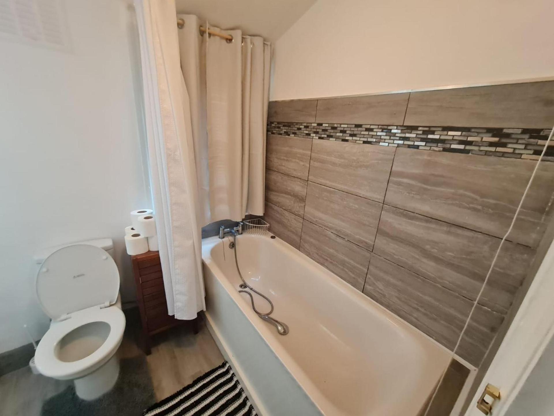 Ferienhaus 3-bed House In Self-contained In Ladywell *